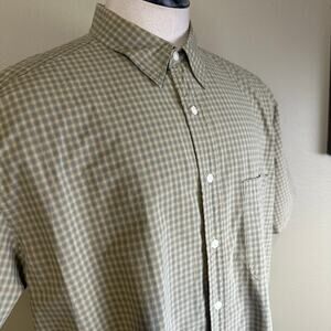 Eddie Bauer Men XL green gold gingham short sleeve button down shirt.